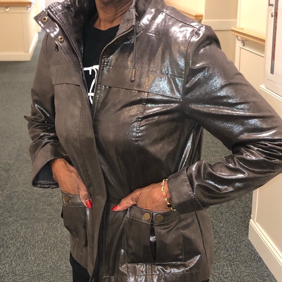 Women’s Metallic Jacket - Picture 2 of 6